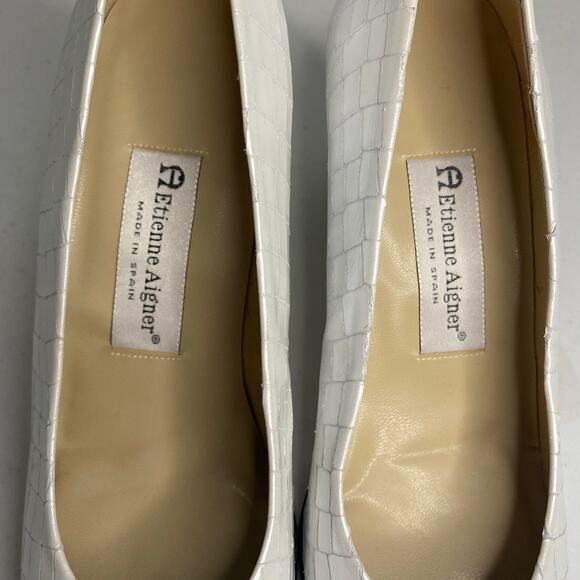 Etienne Aigner Valencia Leather White Shiny Closed Toe Heels Classic Size 8 - Picture 3 of 16